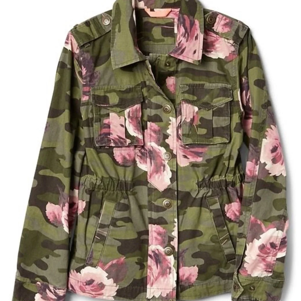 Girls Gap Camo and Floral utility jacket - Picture 4 of 5